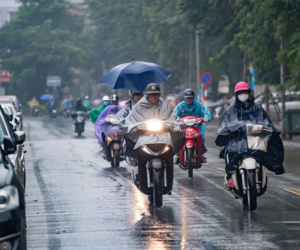 Hà Nội đón 2 đợt mưa dông liên tiếp, duy trì mức nhiệt 27-32 độ C