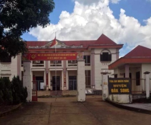 Sự dối trá ngự chốn pháp đình