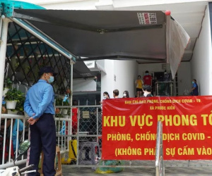 Phong tỏa 1 block chung cư ở Nhà Bè vì ca Covid-19 lây nhiễm qua nhiều vòng