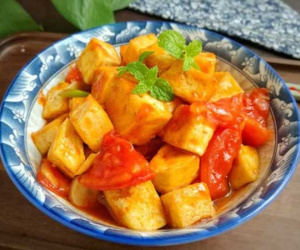 Cặp vợ chồng 82 tuổi vẫn vô cùng khỏe mạnh, minh mẫn: Bí quyết của họ đến từ việc ăn ít cơm, nhưng tăng cường 3 món siêu đơn giản
