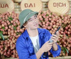Xuân Bắc livestream bán vải thiều, bí xanh và mận giúp bà con nông dân: Chưa đầy 1 tiếng đã chốt được 5.000 đơn, khối lượng lên đến 85 tấn