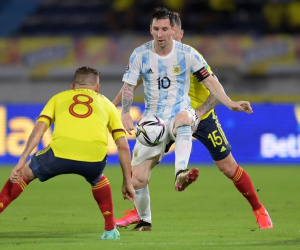 Ghi 2 bàn trong 6 phút đầu, Argentina vẫn bị Colombia cầm chân
