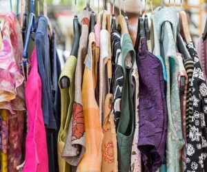 Cô gái trẻ cất bằng đại học đi buôn hàng thùng, sau 3 năm mua nhà Hà Nội