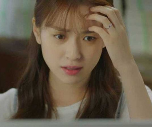 Ngủ gật cạnh đống quần áo bừa bộn, tôi bị mẹ chồng 'tặng' cho một cú tát trời giáng và màn ném vali ra khỏi nhà giữa đêm