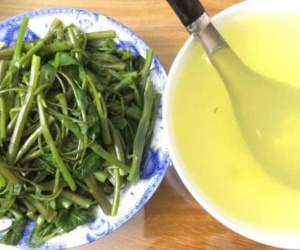 Bị bạn trai chửi là 'nhà quê' và ngu vì vắt chanh vào rau muống, cô gái đăng đàn xin tư vấn: 'Có nên chia tay luôn không?'