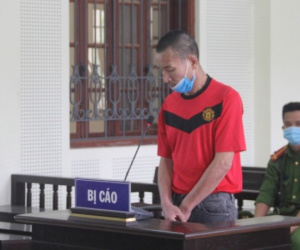 Dùng điếu cày đánh chết em ruột trong chầu nhậu buổi sáng