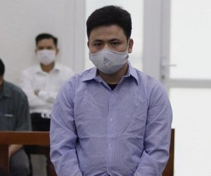Gã đàn ông rút dao tự đâm vào bụng mình rồi đâm tử vong người tình