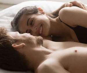 Trước khi bước vào 'cuộc yêu', cô vợ đều làm một chuyện 'quá đáng' với chồng nhưng lại giúp thổi bùng thăng hoa cực đỉnh