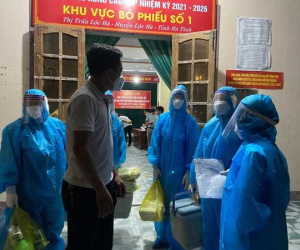 Hà Tĩnh test nhanh, phát hiện thêm 3 người trong một gia đình dương tính với SARS-CoV-2