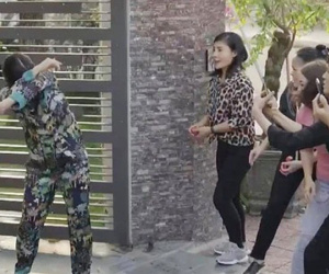 Hãy nói lời yêu tập 18: Bình thuê người đến nhà tấn công bà Hoài, ông Tín dọn ra ở riêng