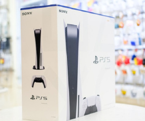 'Khó' như mua PS5 chính hãng tại VN: Đắt hơn giá Sony niêm yết tới 9 triệu, thà mua hàng xách tay còn hơn!
