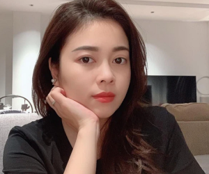 Bình luận của Hằng Túi dưới tâm thư làm rõ tin đồn xây nhà 80 tỷ, ăn chặn 178 tỷ tiền từ thiện của Thủy Tiên bỗng lên top, dân mạng tò mò hot mom đã viết gì?