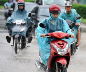Bão số 2 suy yếu dần thành áp thấp nhiệt đới, Bắc Bộ mưa diện rộng