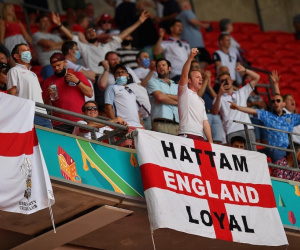 Một CĐV chấn thương nặng do rơi khỏi khán đài sân Wembley khi trận Anh vs Croatia đang diễn ra