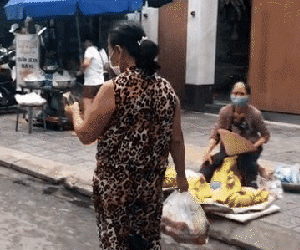 Bà cô 'chịu chơi' nhất Việt Nam: Đi chợ bằng xe điện thăng bằng giá cả triệu 1 chiếc, Ninja Lead còn phải gọi bằng cụ!