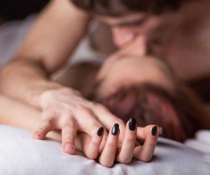 Ông xã bỗng có một thói quen lạ trong mỗi lần 'ân ái', cô vợ lập tức "nắn chỉnh" trước khi mọi thứ quá muộn màng
