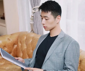 Bị điều xuống làm lễ tân với mức lương 72,6 triệu/tháng, sếp nam bất mãn khởi kiện công ty nhưng lại bị kiện ngược, phán quyết của Toà án khiến dân tình trầm trồ