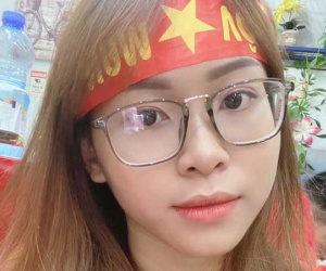 Gái xinh 2k1 kể chuyện đi xem ĐT Việt Nam thi đấu trực tiếp tại UAE: Thủ tục rất lằng nhằng nhưng cực xứng đáng!