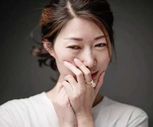 Tôi vỡ òa khi mẹ chồng tương lai chấp nhận con riêng của mình, ai ngờ vừa bước xuống xe hoa thì phát hiện chẳng thấy con đâu