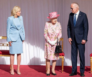 Tổng thống Mỹ Biden tiếp tục phá vỡ quy tắc hoàng gia
