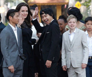 Mẹ nuôi showbiz nhà người ta Angelina Jolie: Đưa con lên thảm đỏ khủng, đóng phim, cậu bé Việt đổi đời trong ngôi nhà 573 tỷ