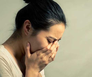 Chồng lén bán vàng cưới nhân ngày vợ đi đẻ còn mỉa mai: 'Cô khó mà cưới ai khác', người phụ nữ đưa ra quyết định cực gắt!