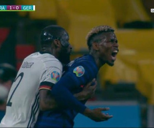 Rudiger cắn lén Pogba, tái hiện hành động xấu xí của Suarez