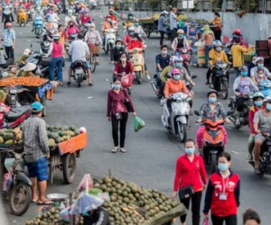 TP.HCM: 2 mẹ con bán trái cây ở cổng Công ty PouYuen dương tính với SARS-CoV-2