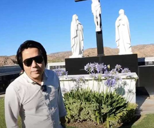 Khoa Pug gây tranh cãi khi đến viếng cố NS Chí Tài nhưng lại dùng từ 'đi review mộ'