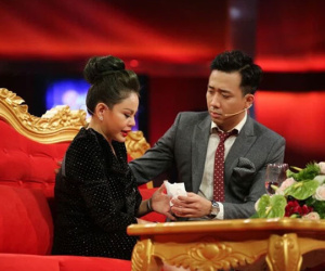 Rầm rộ phát ngôn chấn động của Lê Giang tại show Trấn Thành làm MC, nói gì mà NS Duy Phương phải khởi kiện và được đền 400 triệu?