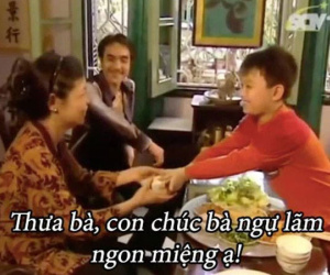 'Cậu bé mời cơm mất 15 phút' gây sốt ngày ấy trên ti vi giờ đã lịch lãm đẹp trai thế này, bảng thành tích học tập khiến bao người ngưỡng mộ