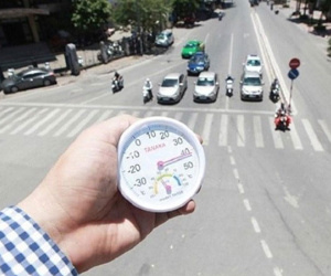 Cuối tuần, miền Bắc nắng nóng đặc biệt gay gắt, nền nhiệt tới 40 độ C