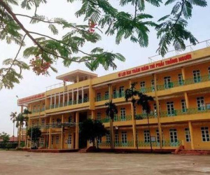 Vụ nam sinh đặt camera quay lén trong nhà vệ sinh tống tiền cô giáo: 'Tận cùng của hành vi vô giáo dục'