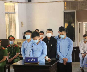 Sàm sỡ nữ tiếp viên Karaoke, người thương tật, kẻ ngồi tù