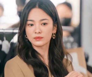 Netizen 'choáng' trước độ nổi tiếng khủng khiếp của Song Hye Kyo, chỉ một hành động nhỏ thu về 4 triệu lượt tìm kiếm