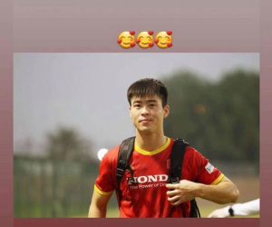 Quá mong ngóng chồng về nước, Quỳnh Anh post tấm hình kèm câu ví von Duy Mạnh với một đối tượng mà khiến dân mạng không nhịn được cười
