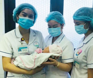 Bé sơ sinh được cứu sống thần kỳ từ bụng mẹ bị hôn mê, chấn thương sọ não sau tai nạn giao thông