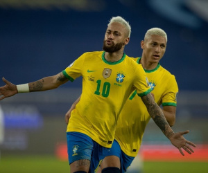 'Siêu' Neymar tỏa sáng giúp Brazil đè bẹp Peru