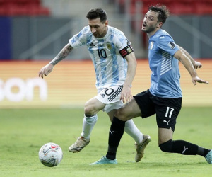 Messi tiếp tục tỏa sáng, Argentina có 3 điểm đầu tiên
