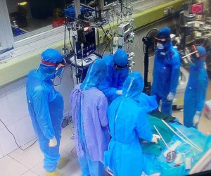 Số ca bệnh Covid-19 nặng và nguy kịch lớn 'chưa từng có', nỗi đau của người thầy thuốc trước những ca tử vong trong tâm dịch