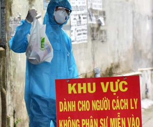 KHẨN: Hà Nội tìm người đi chuyến bay Vietnam Airlines liên quan cô gái Thanh Hóa mắc Covid-19