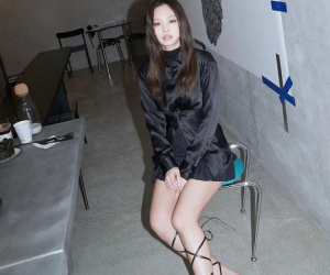 Kiểu sandal 'rối ren' này tưởng đã lỗi mốt nhưng nếu biết chọn, trông bạn sẽ nuột nà như các mỹ nhân Hàn