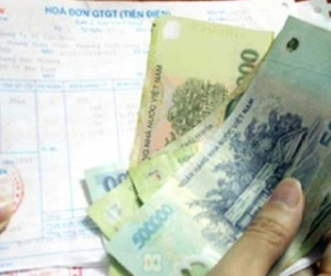 Nắng nóng cao điểm, người Hà Nội 'khủng hoảng' vì tiền điện tăng cao