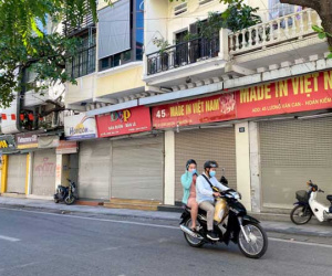 'Mặt tiền vàng' ở Hà Nội 'đại hạ giá' nhưng vẫn ế khách