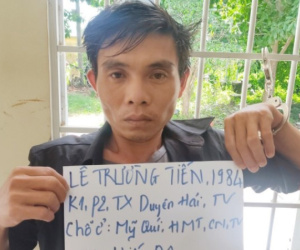 Gã đàn ông cầm dao khống chế đòi cưỡng hiếp hai cô gái