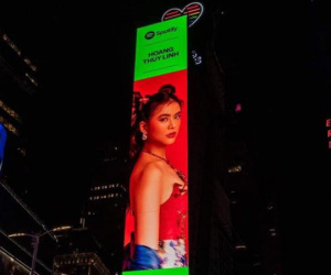 Sau Bích Phương, Hoàng Thùy Linh xuất hiện trên Quảng trường Thời đại ở New York gây xôn xao