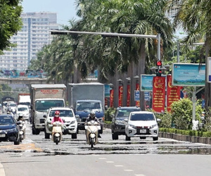 Hà Nội hôm nay 'nắng cháy mặt', nhiệt độ có nơi lên tới 41 độ, cao nhất trong những ngày qua
