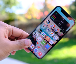 Pin iPhone 12 mini có thực sự yếu?