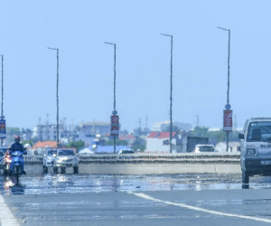 Hà Nội: Giấc ngủ 'ướt đẫm mồ hôi' giữa trưa ngày nắng nóng đỉnh điểm hơn 40 độ C