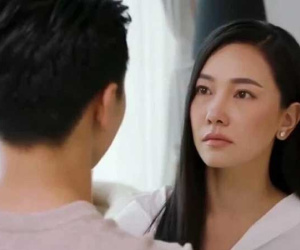 Vừa tuyên bố ly hôn cô vợ 'ăn bám', chồng được dịp 'mở mang đầu óc' với sự xuất hiện của chiếc xe sang cùng người đàn ông bước xuống